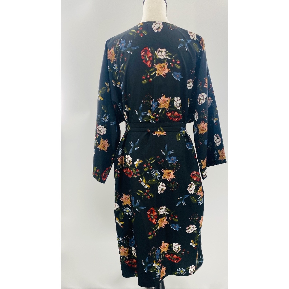 Boohoo Black Floral Kimono w/ Belt Long Sleeve - Picture 2 of 9